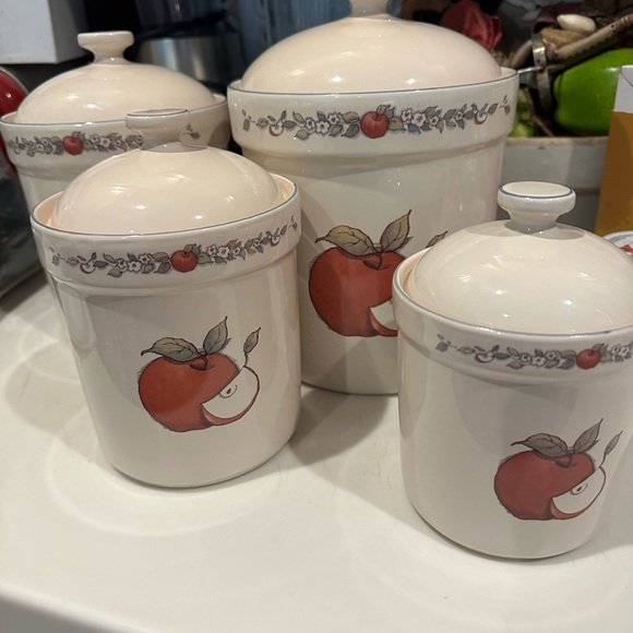 VTG SUSAN WINGET APPLE CANISTERS SET OF 4 FLOUR SUGAR COFFEE TEA KITCHEN DECOR - Picture 4 of 4